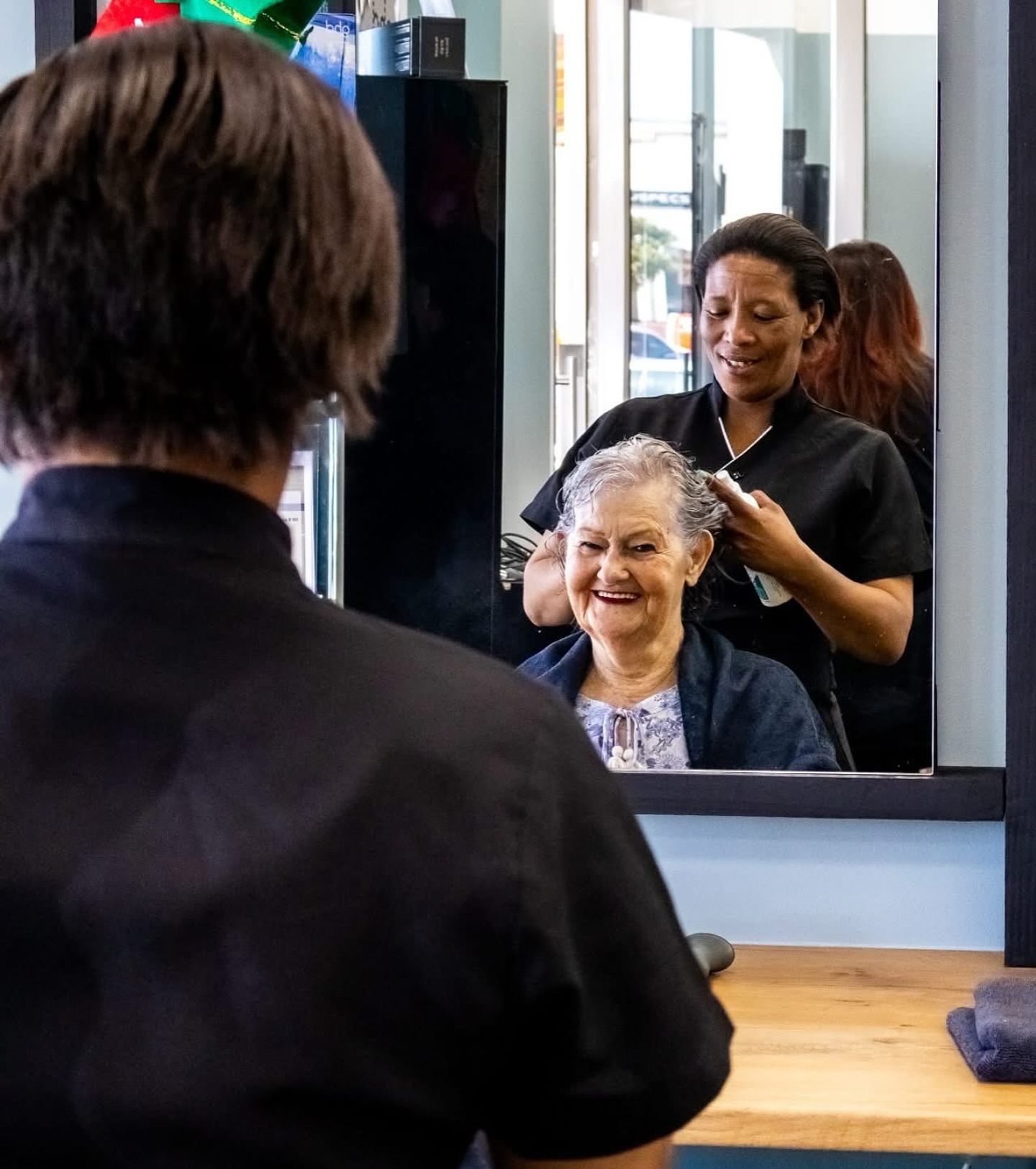 A happy Beautique client